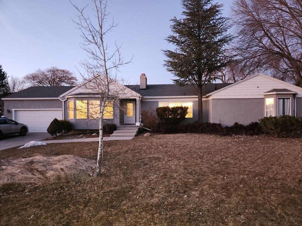 1721 E 4620 S in Millcreek, UT - Foto de edificio