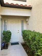 2975 Bluegrass Ln in Henderson, NV - Foto de edificio - Building Photo