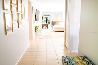 3724 Glen Oaks Manor Dr in Sarasota, FL - Building Photo - Building Photo