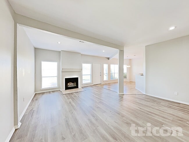 1081 Treehouse Ln in Red Oak, TX - Building Photo - Building Photo