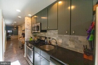 1814 Christian St in Philadelphia, PA - Building Photo - Building Photo