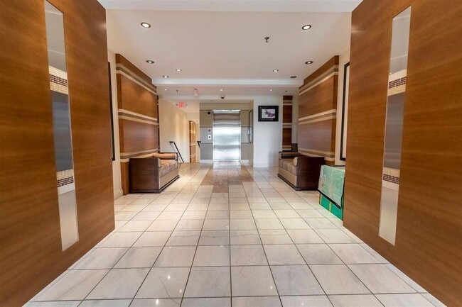 15 Freedom Way in Jersey City, NJ - Building Photo - Building Photo