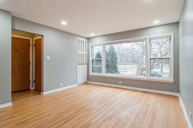 3916 N California Ave, Unit 2 in Chicago, IL - Building Photo - Building Photo