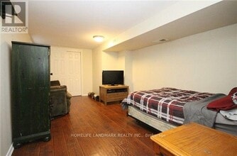 245 Windsor St in Oshawa, ON - Building Photo - Building Photo