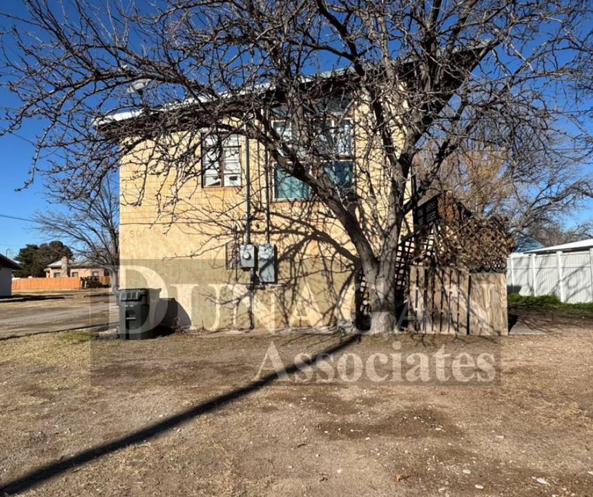 501 N Halagueno St in Carlsbad, NM - Building Photo