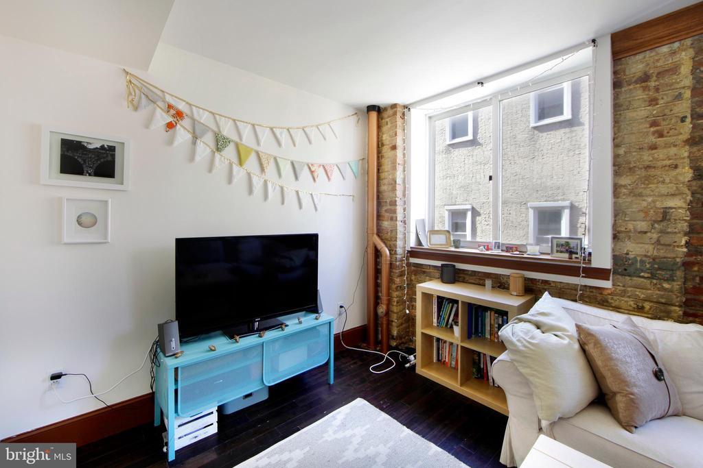 443 Fairmount Ave, Unit B in Philadelphia, PA - Foto de edificio