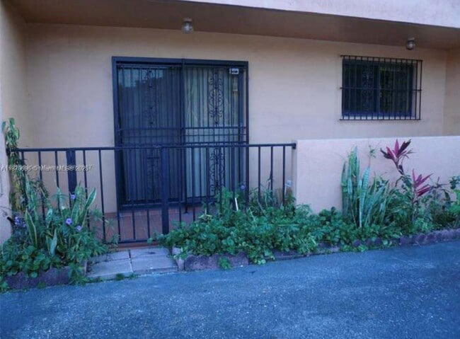 1290 W 41st St in Hialeah, FL - Building Photo - Building Photo