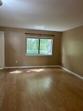 11 Sunstone Dr in Poughkeepsie, NY - Foto de edificio - Building Photo