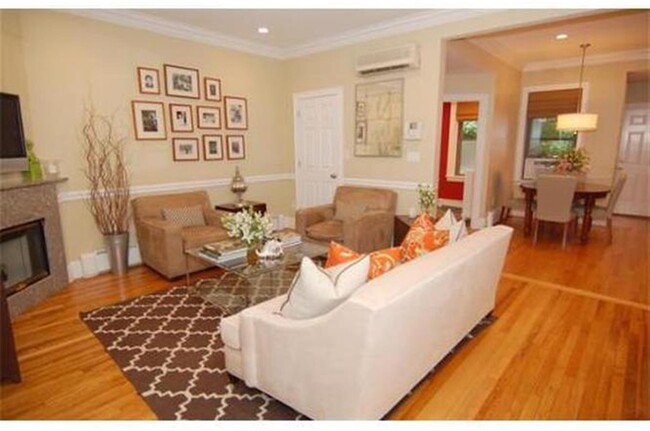 268 River St, Unit 1 in Cambridge, MA - Foto de edificio - Building Photo