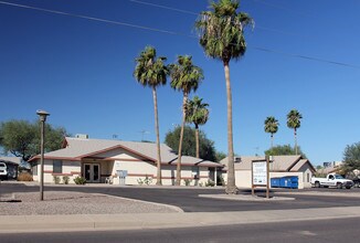 Buckeye Senior Apartments in Buckeye, AZ - Foto de edificio - Building Photo