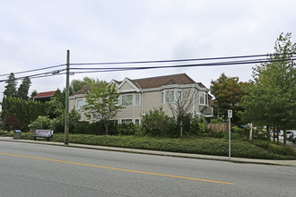 Royal Garden in Burnaby, BC - Building Photo - Building Photo