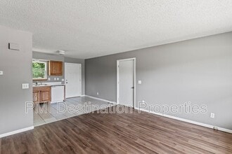 8580 Kill Creek Rd in De Soto, KS - Building Photo - Building Photo
