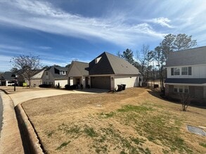On AU Club Golf Course in Auburn, AL - Foto de edificio - Building Photo