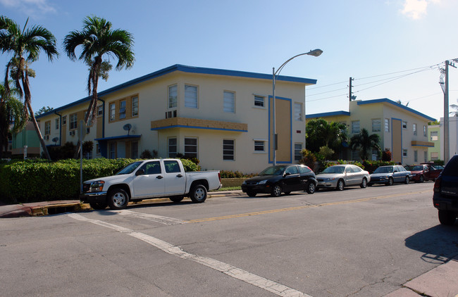 Conrad Apartments in Miami Beach, FL - Building Photo - Building Photo