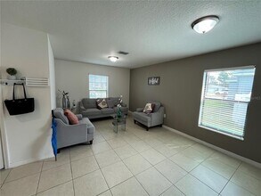 2121 Hibiscus Pl in Poinciana, FL - Building Photo - Building Photo