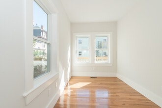 16 Suffolk St, Unit 16 in Cambridge, MA - Building Photo - Building Photo