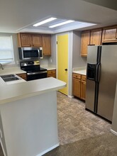 957 Moorings Dr in Colorado Springs, CO - Foto de edificio - Building Photo