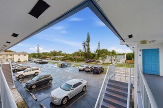 410 W Palm St in Lantana, FL - Foto de edificio - Building Photo