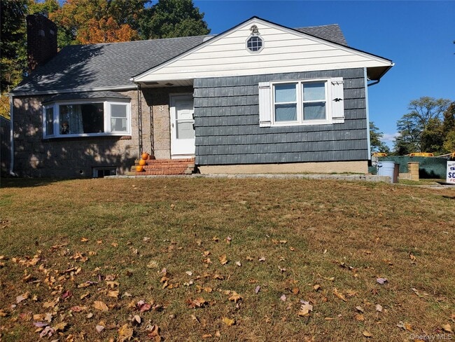 property at 8 Midwood Pl