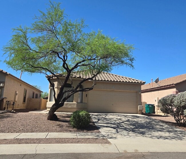 property at 264 E Camino del Pinsapo