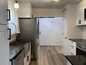 2220 E 12th St in The Dalles, OR - Building Photo - Building Photo