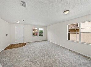 143 Alfani St in Davenport, FL - Foto de edificio - Building Photo