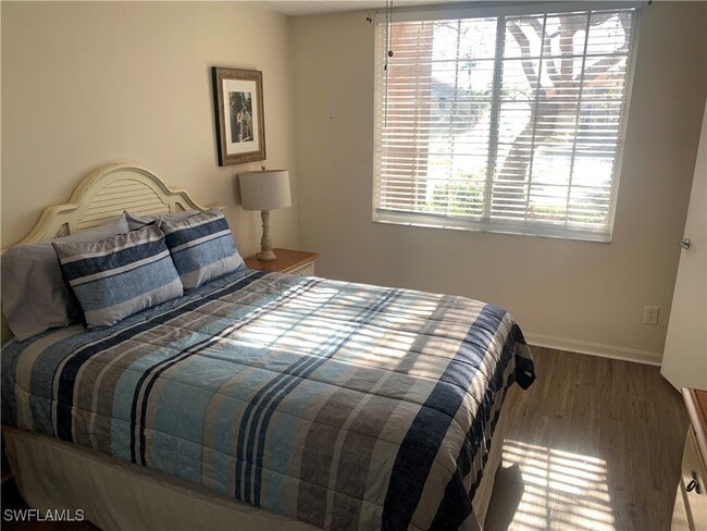 property at 1275 Wildwood Lakes Blvd