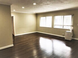 1126 N Central Ave, Unit 202 in Glendale, CA - Building Photo