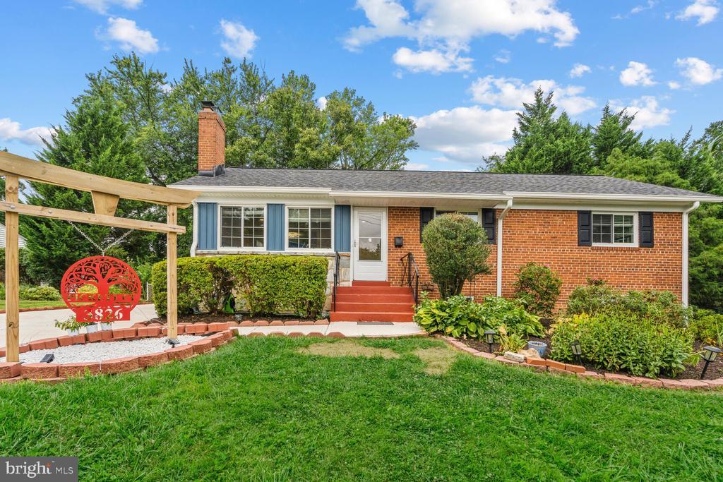 3826 Pickett Ct in Annandale, VA - Building Photo