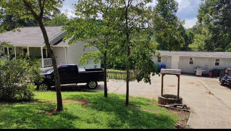 40 Serenity Ln in Leicester, NC - Building Photo