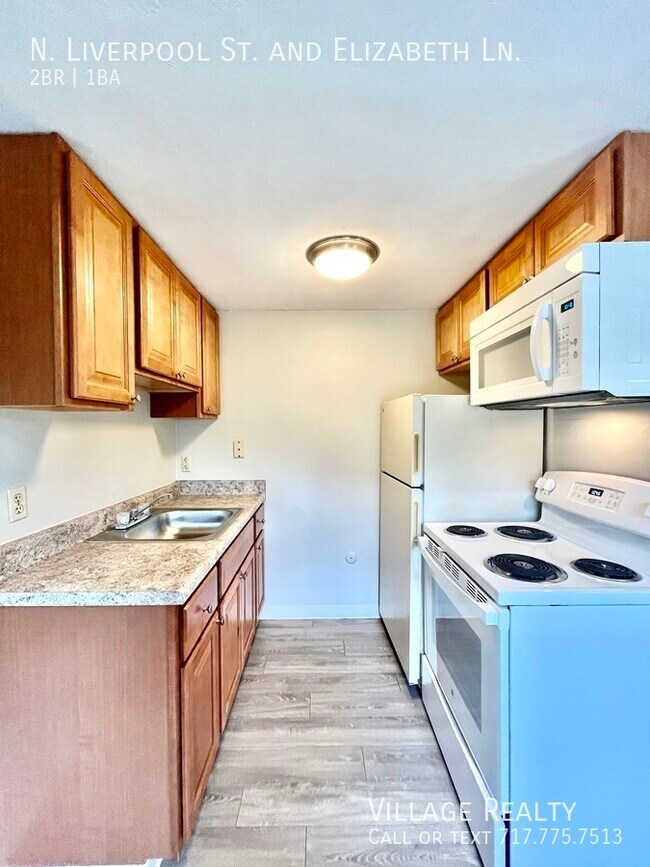 65 N Liverpool St in Manchester, PA - Building Photo - Building Photo