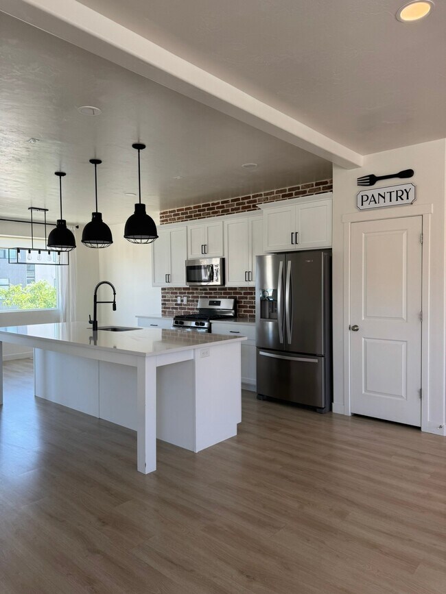 property at 776 W Bronze Leaf Rd