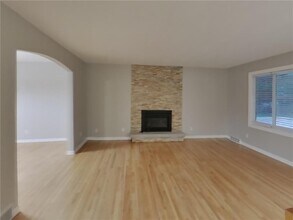 6421 Limerick Dr in Edina, MN - Building Photo - Building Photo