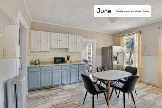 Room in Shared 4 bed/1 bath home, Unit D in Boston, MA - Building Photo - Building Photo