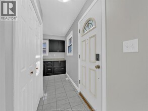1270 Laurendeau Ave in Windsor, ON - Building Photo - Building Photo