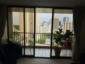 411 Hobron Ln in Honolulu, HI - Building Photo - Building Photo