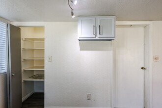408 W Oraibi Dr in Phoenix, AZ - Building Photo - Building Photo