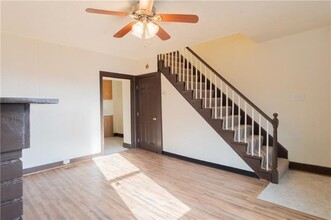 109 1/2 Buffalo St in Freeport, PA - Building Photo - Building Photo