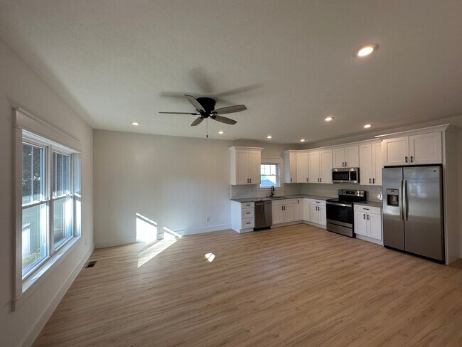 3525 S Wickens St in Bloomington, IN - Building Photo - Building Photo