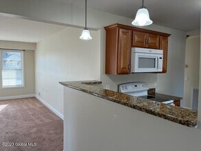 34 Kendall Dr in Delmar, NY - Building Photo - Building Photo