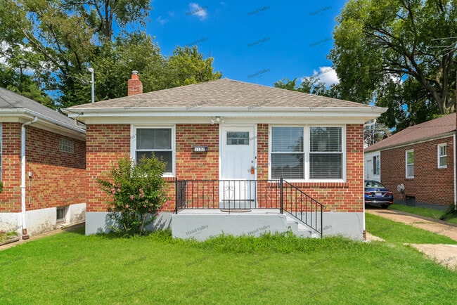 property at 1152 Watts St