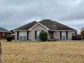 102 Strodes Crk Cir in Prattville, AL - Building Photo