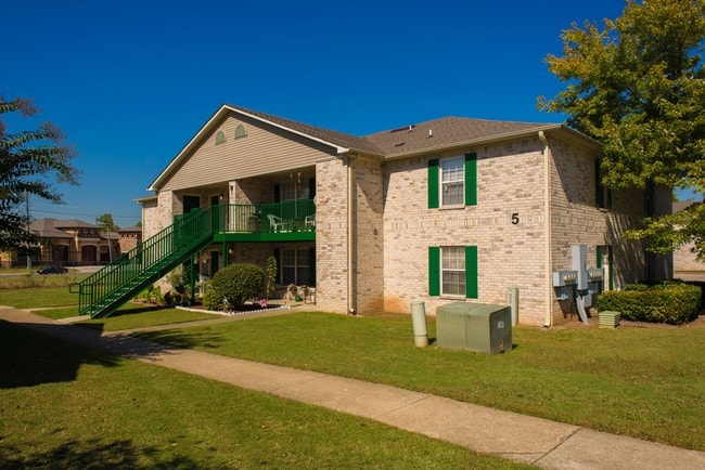 New Haven Apartments in Birmingham, AL - Foto de edificio - Building Photo