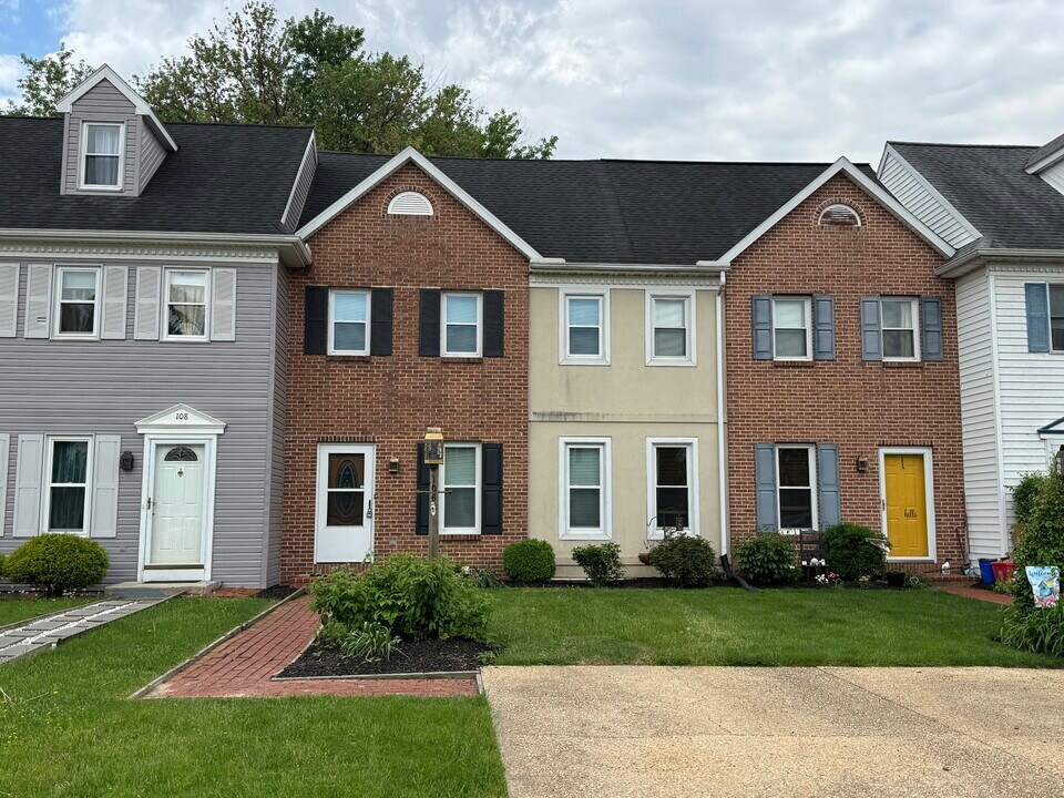106 Chukar Ct in Lititz, PA - Foto de edificio