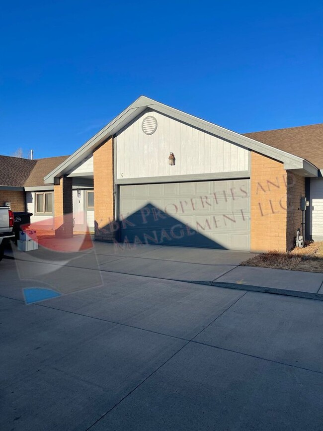 property at 15 Sunnybrook Pl