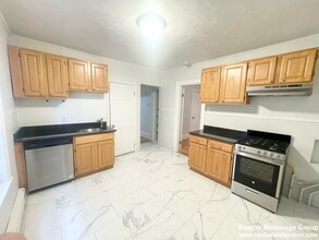 22 Howell St, Unit 1 in Boston, MA - Building Photo - Building Photo