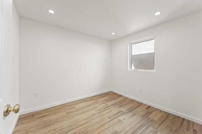 923 1/2 N Avenue 50 in Los Angeles, CA - Building Photo - Building Photo