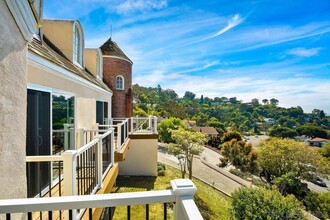 1935 Nautilus St in San Diego, CA - Building Photo - Building Photo