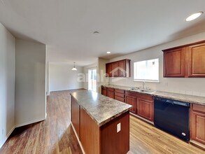 17924 18th Ave Ct E in Spanaway, WA - Foto de edificio - Building Photo