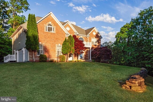 property at 70 Sentinel Ridge Ln